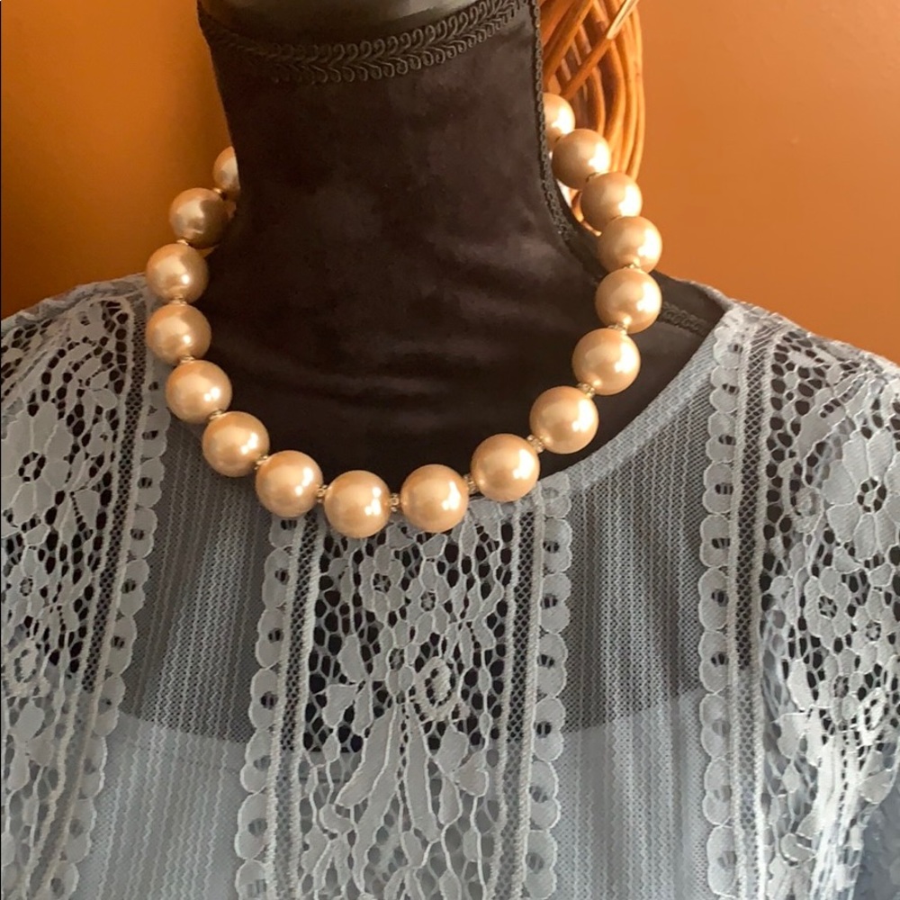 NICE CAROLEE PEARL CHOCKER